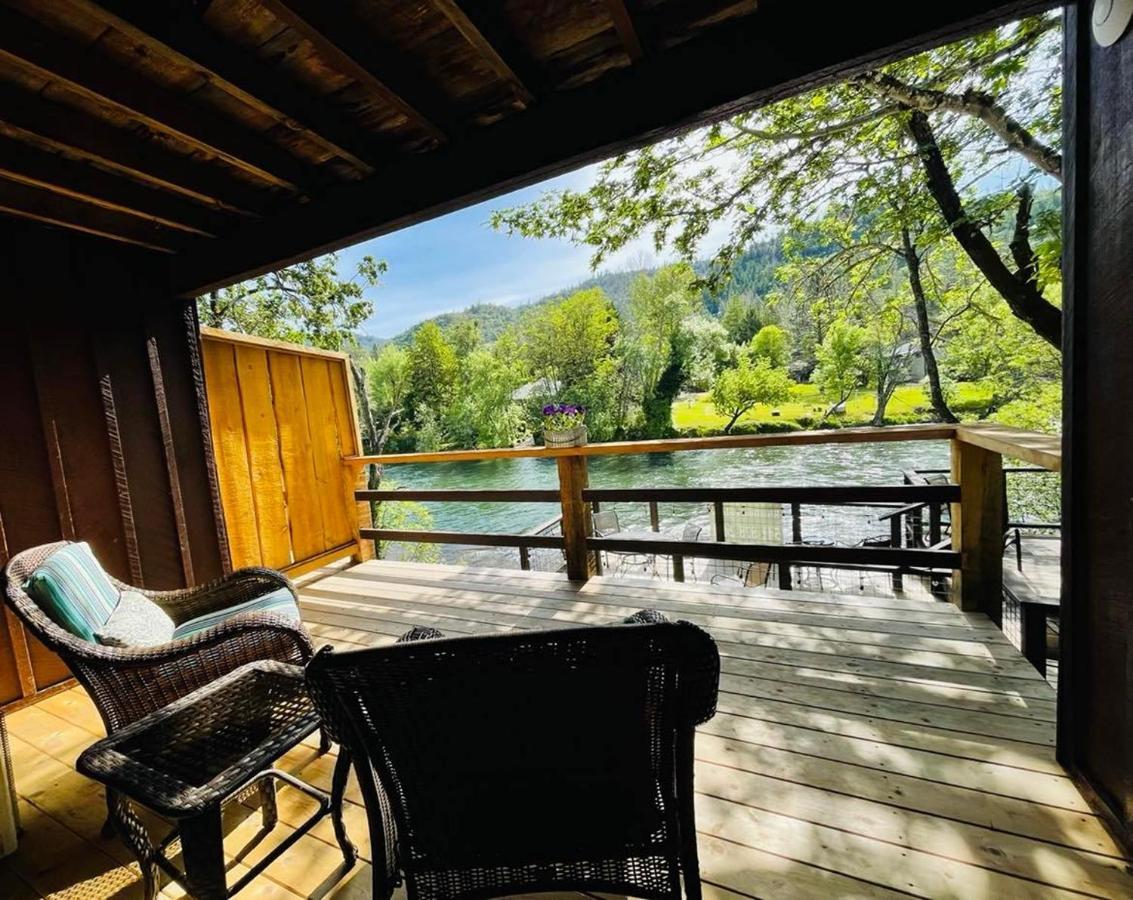 Riverfront Lodging Shady Cove Luaran gambar