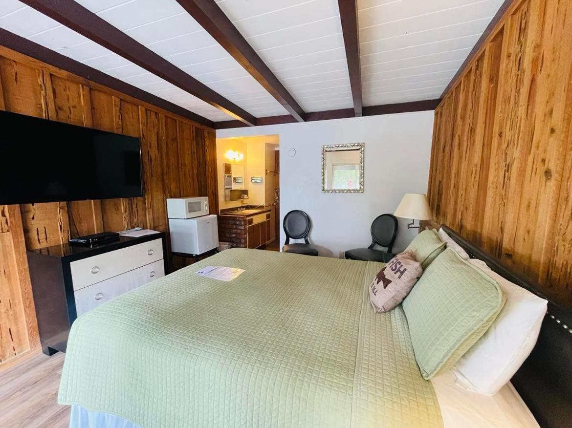 Riverfront Lodging Shady Cove Luaran gambar