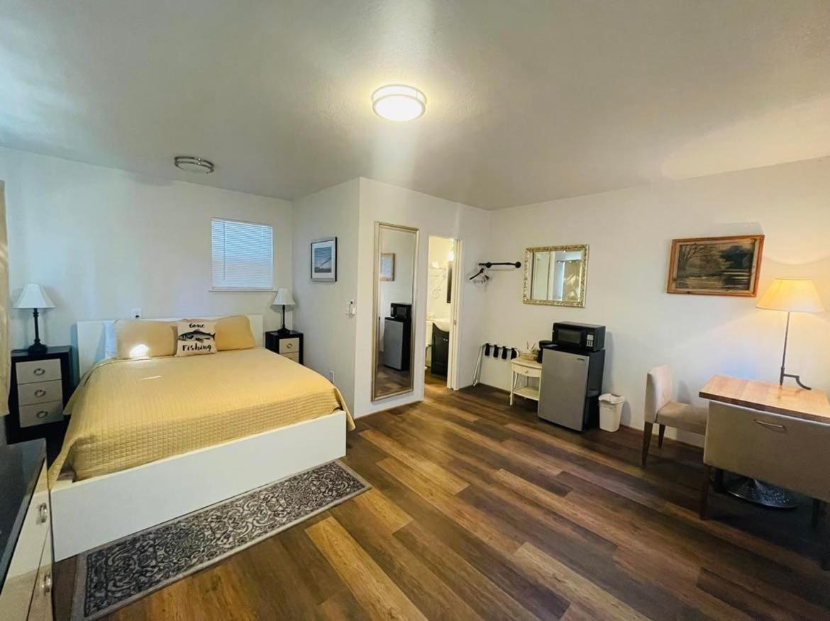 Riverfront Lodging Shady Cove Luaran gambar
